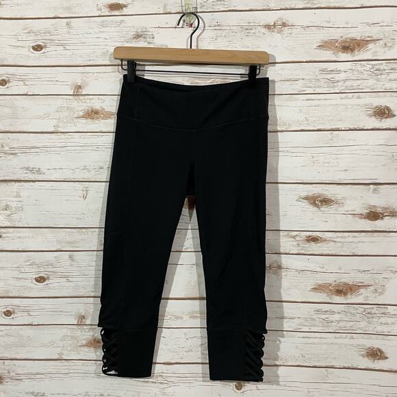 Athleta Mind Over Mat Capri Tight - Black - Small - Picture 10 of 14